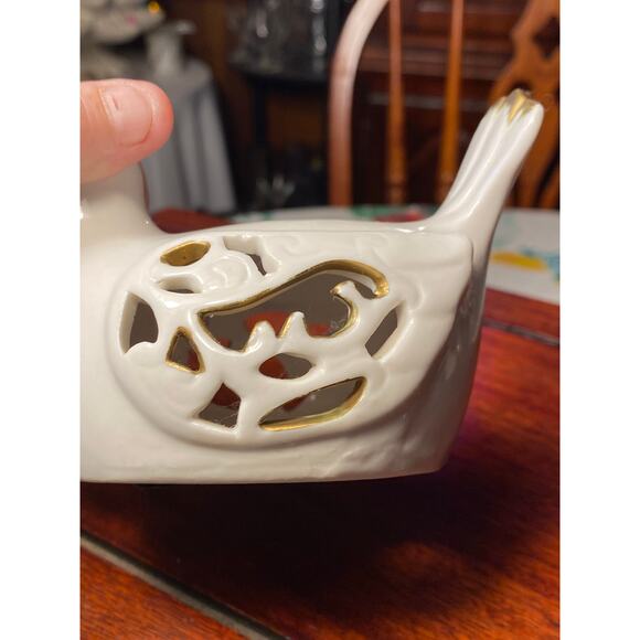 VTG White Ceramic Dove Bird with gold accents Reticulated side openings GUC - Picture 15 of 15